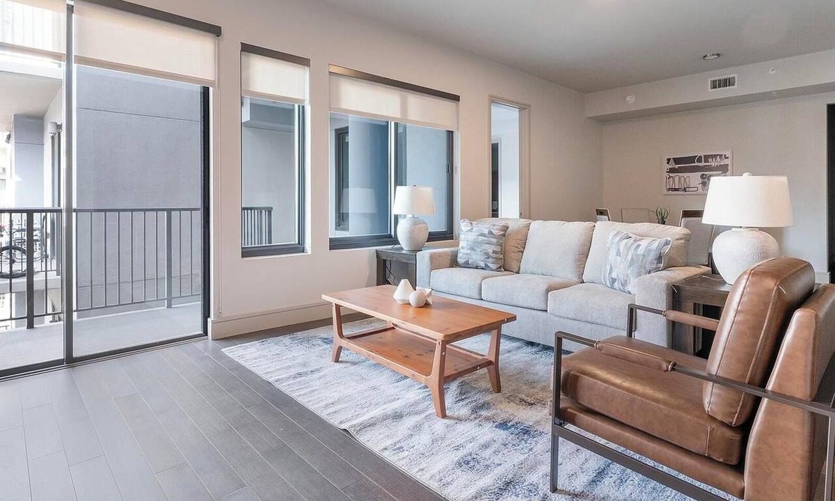 Houston Apartment | Landing | Spectacular 2BD, Tennis Court, Gym