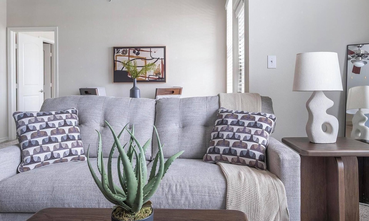 Barker Apartment | Landing | Spectacular 2BD, Gym, Clubhouse
