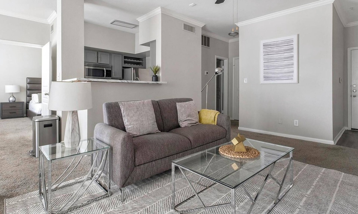 Briarforest Apartment | Landing | Stunning 1BD, Pool, Gym