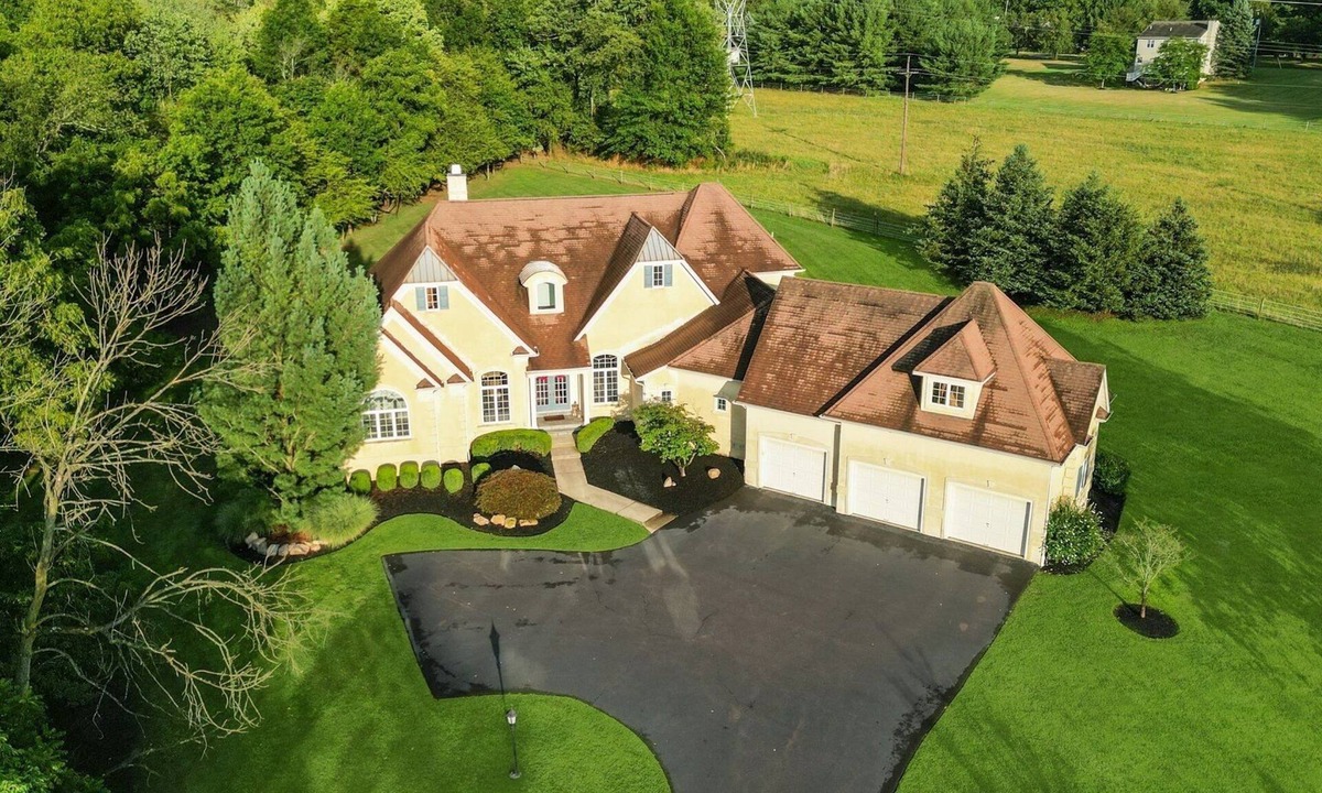 Creamery House | Large group getaway with endless entertainment for all ages!
