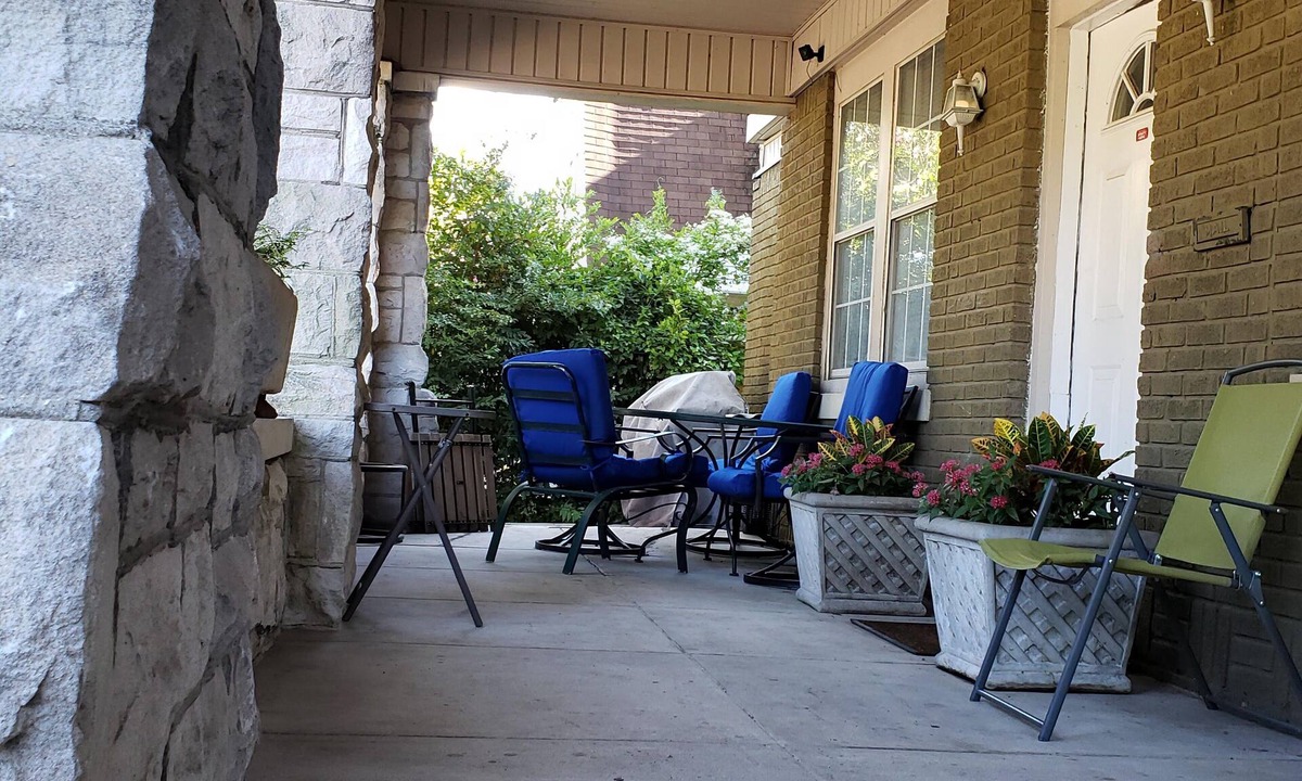 Vollintine-Evergreen House | Large Or Small We Can Handle Them All! 5 Bedroom Home Near Beale St.