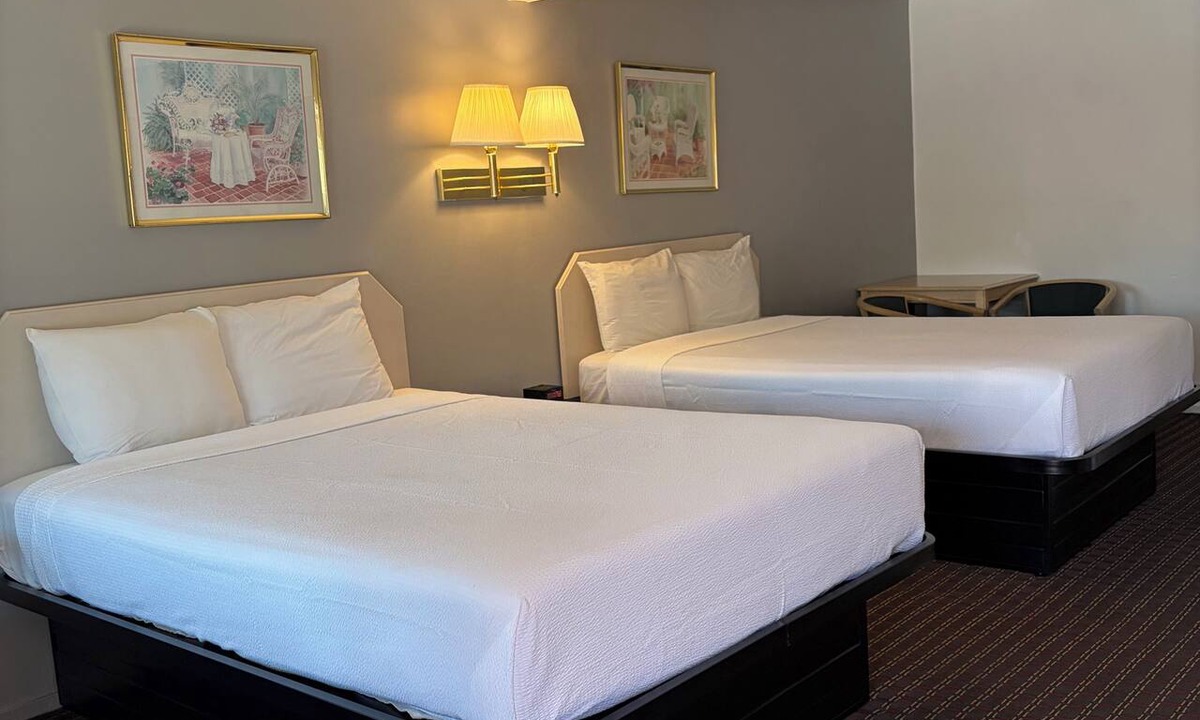 Willits Hotel | Lark Motel