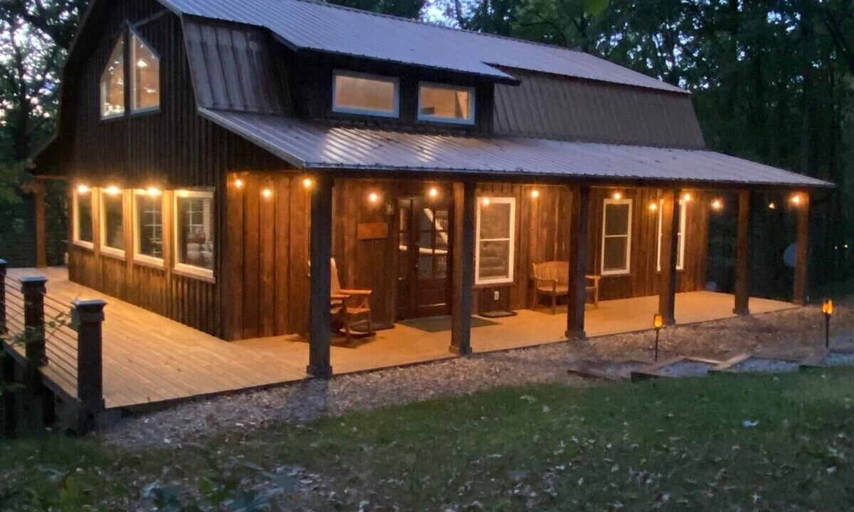 Rockbridge Cabin | Last Minute and Early Bird Discount -20 Acres in Hocking Hills-Copperhead Cabin