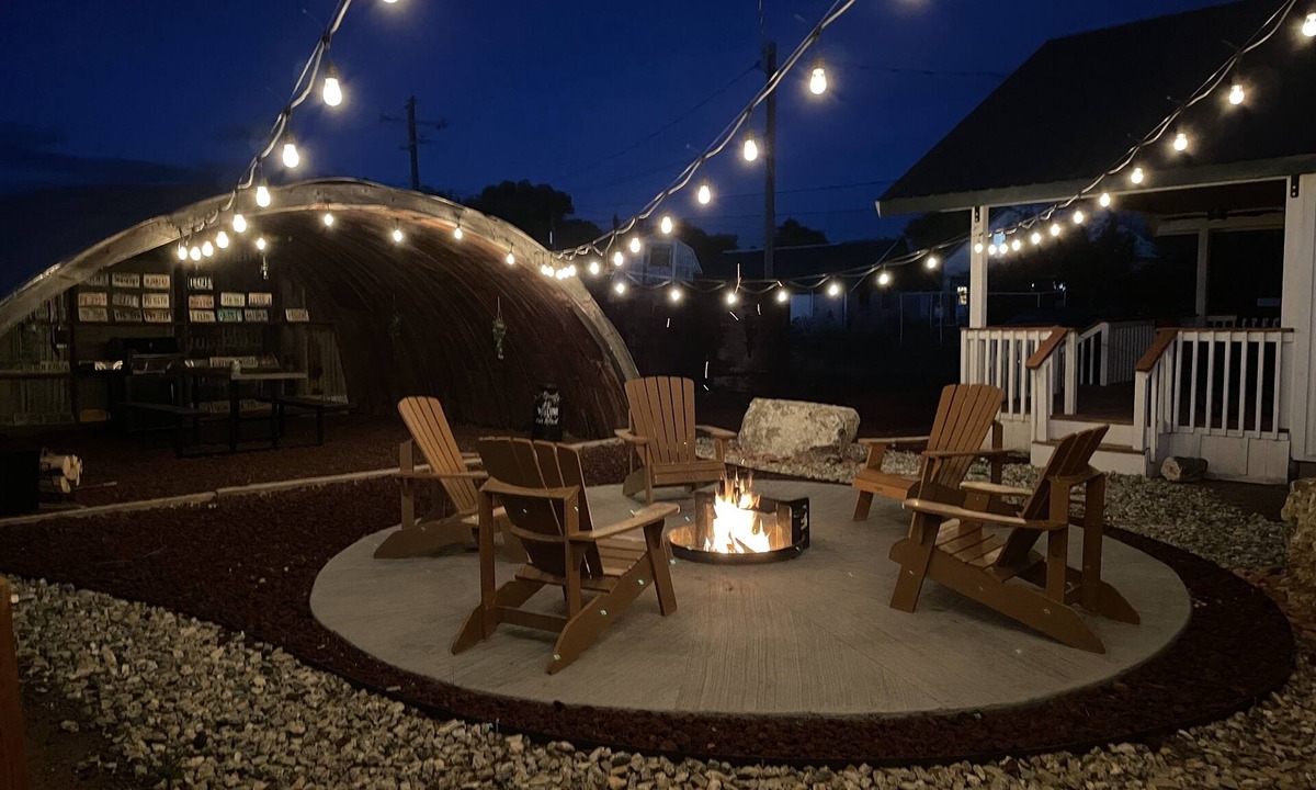 Bancroft House | Lava Hot Springs Country Farmhouse 2 bedroom, sleeps 8.