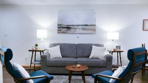 East Kootenay Apartment | Lay Back Lodge