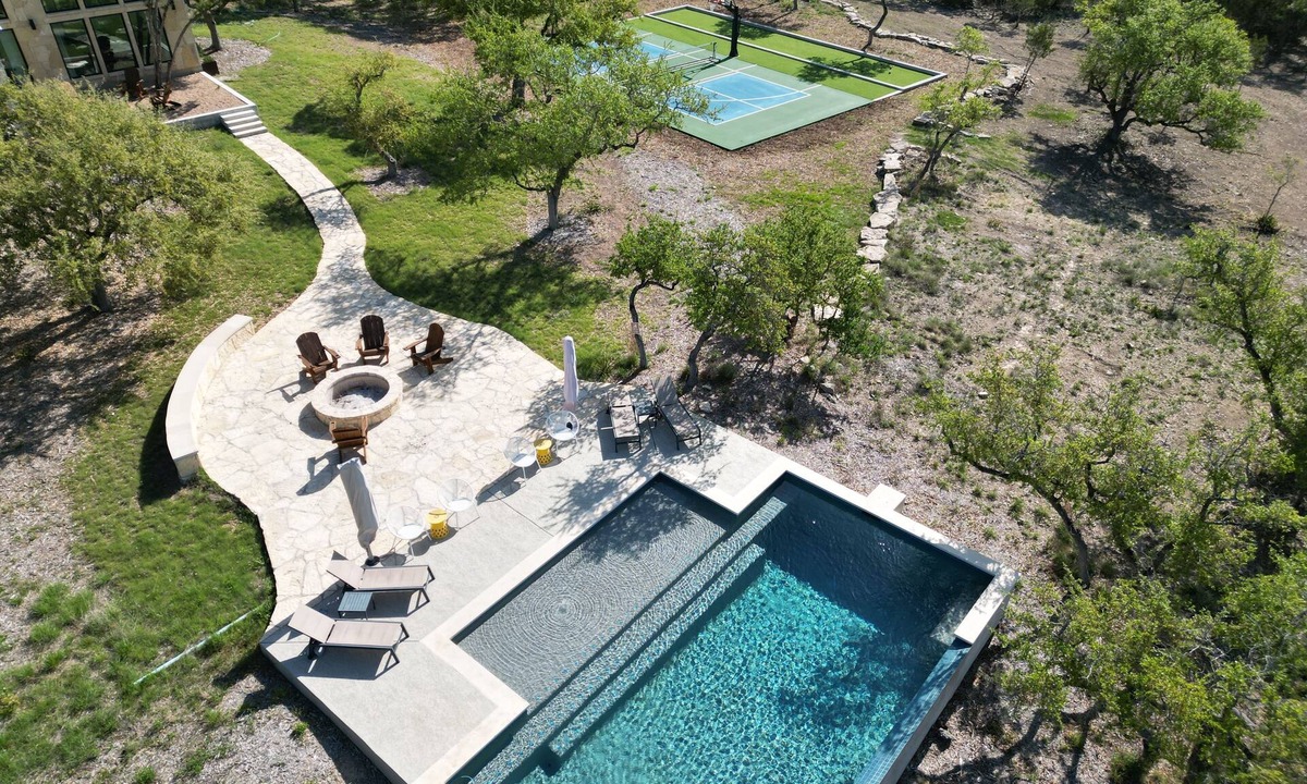 Wimberley House | Ledgestone Ranch - Luxury Ranch - Pickleball - Bocce - Pool - Firepit