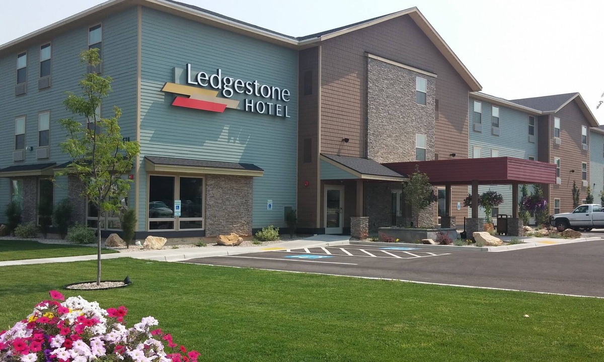 Vernal Hotel | Ledgestone Suites Hotel Vernal