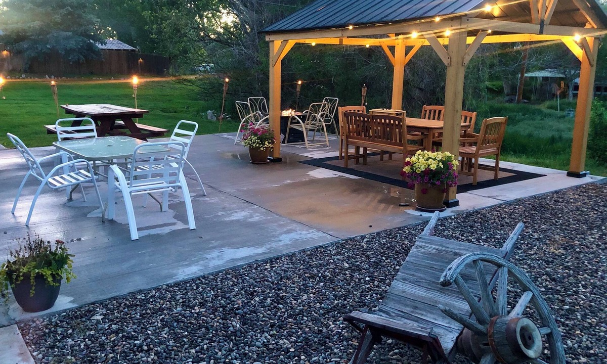 East Thermopolis House | ❤Let’s Go ! Top VRBO, A+ Stay, Hunters & Fishing, Pets, Amenity-Rich