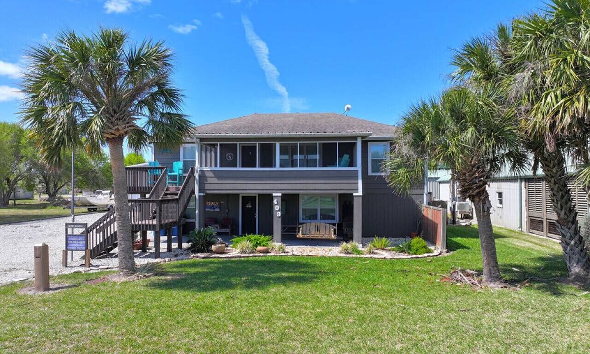 Port O Connor House | Like Having Two Beach Houses in One!