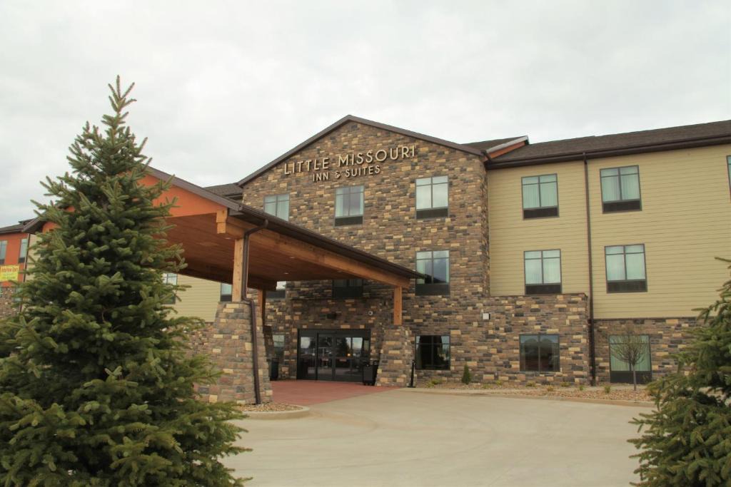 New Town Hotel | Little Missouri Inn & Suites New Town