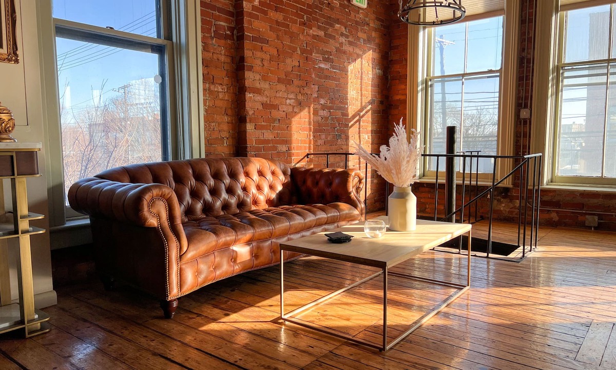 Cleveland House | LOFT 40 Swanky Urban Retreat w/ample space 6,000sq/ft, minutes from Downtown