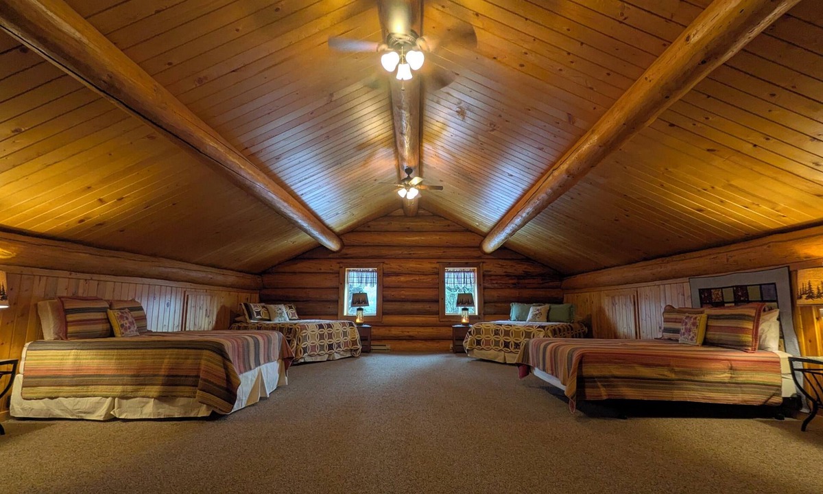 Seeley Lake Cabin | Log Home close to Hiking Trails!
