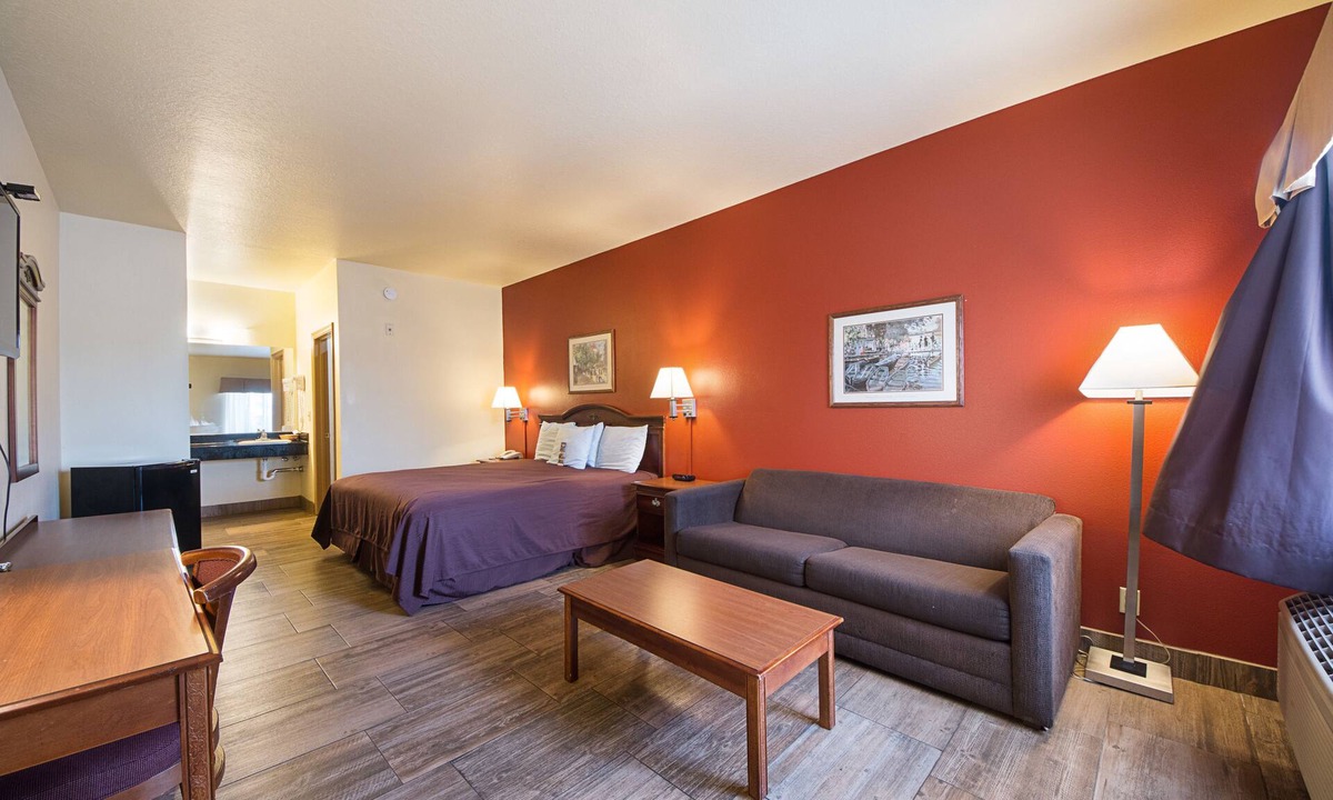 Victoria Hotel | Lone Star Inn & Suites