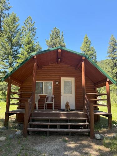 Grantsdale House | Lost Horse Lodge Double Queen Cabin 16 - PetsOK