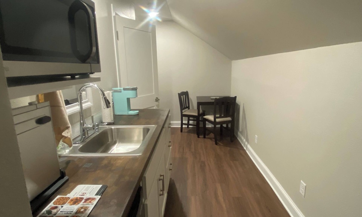 Wapiti Apartment | Lovely 1-bedroom apartment 30 miles from Yellowstone & 30 minutes from Cody