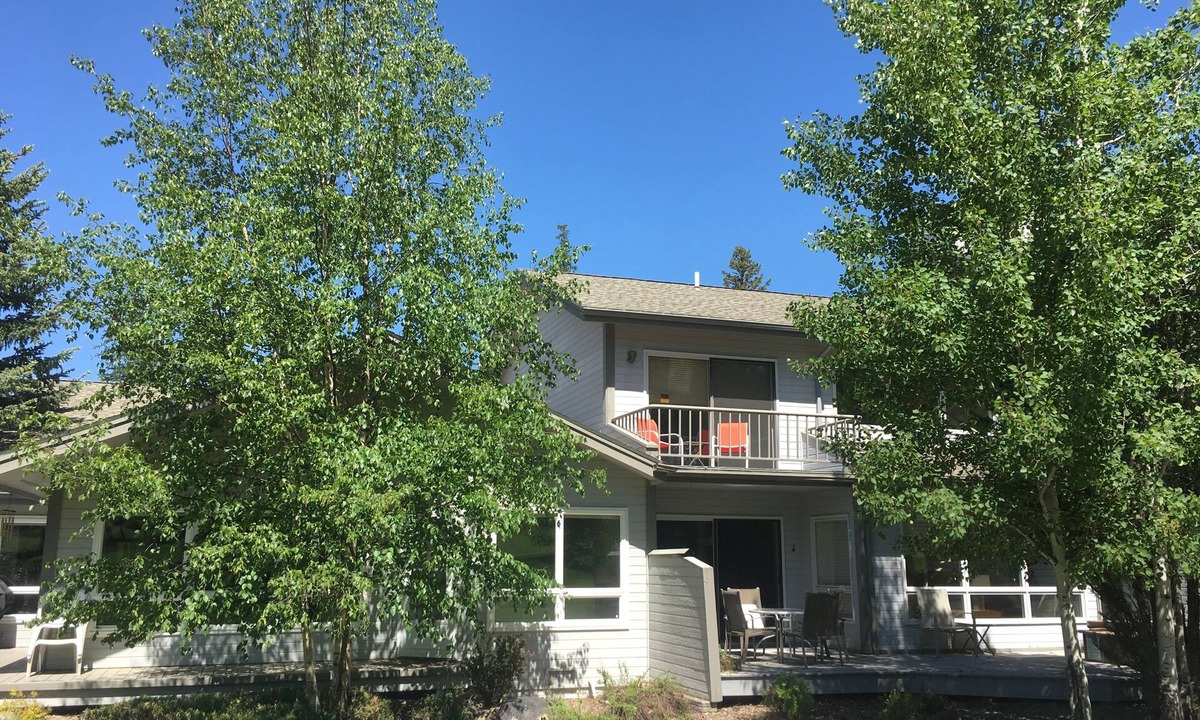 Columbia Falls House | Lovely 3 BR Meadow Lake, Hot Tub, mins to Glacier or Whitefish!