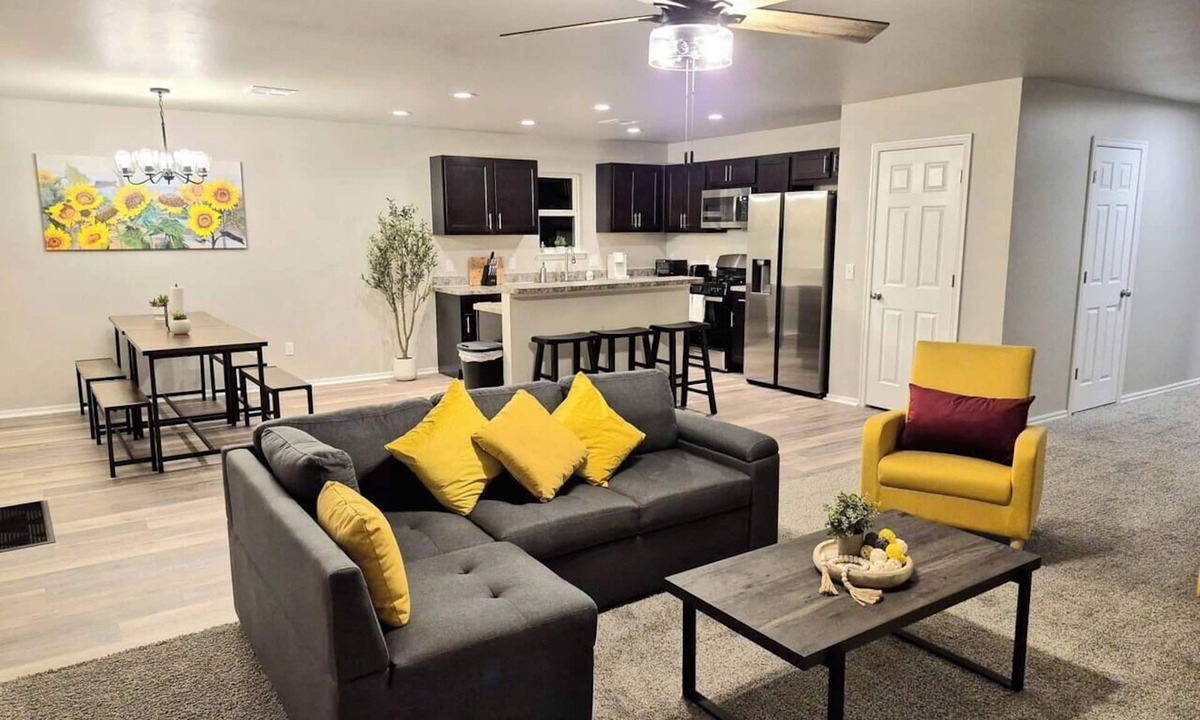 Mustang House | Lovely 4-bedroom house in charming Mustang