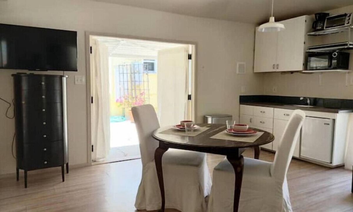 Fairfax District Apartment | Lovely guest house with garden and patio