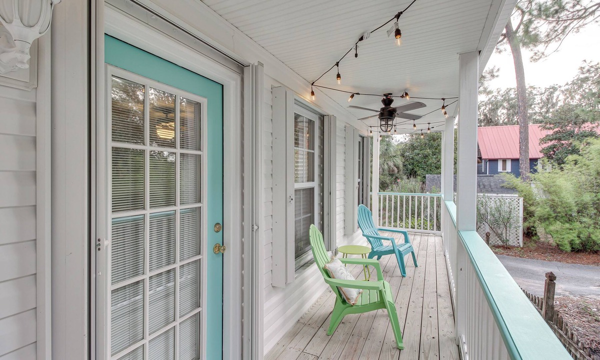 Tybee Island Cottage | Lovely Tybee Island Home w/Deck < 1 Mi to Beach!