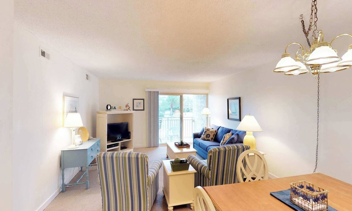 South Beach Condo | Lovely villa with central AC, and easy beach access