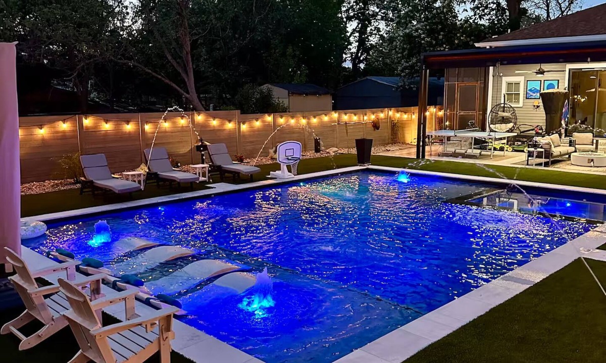 Galindo House | Luxurious Austin Retreat With Resort Pool