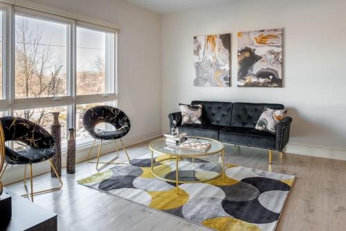 Optimist Park Apartment | Luxurious & Comfy Downtown Oasis ~ Views ~ Parking