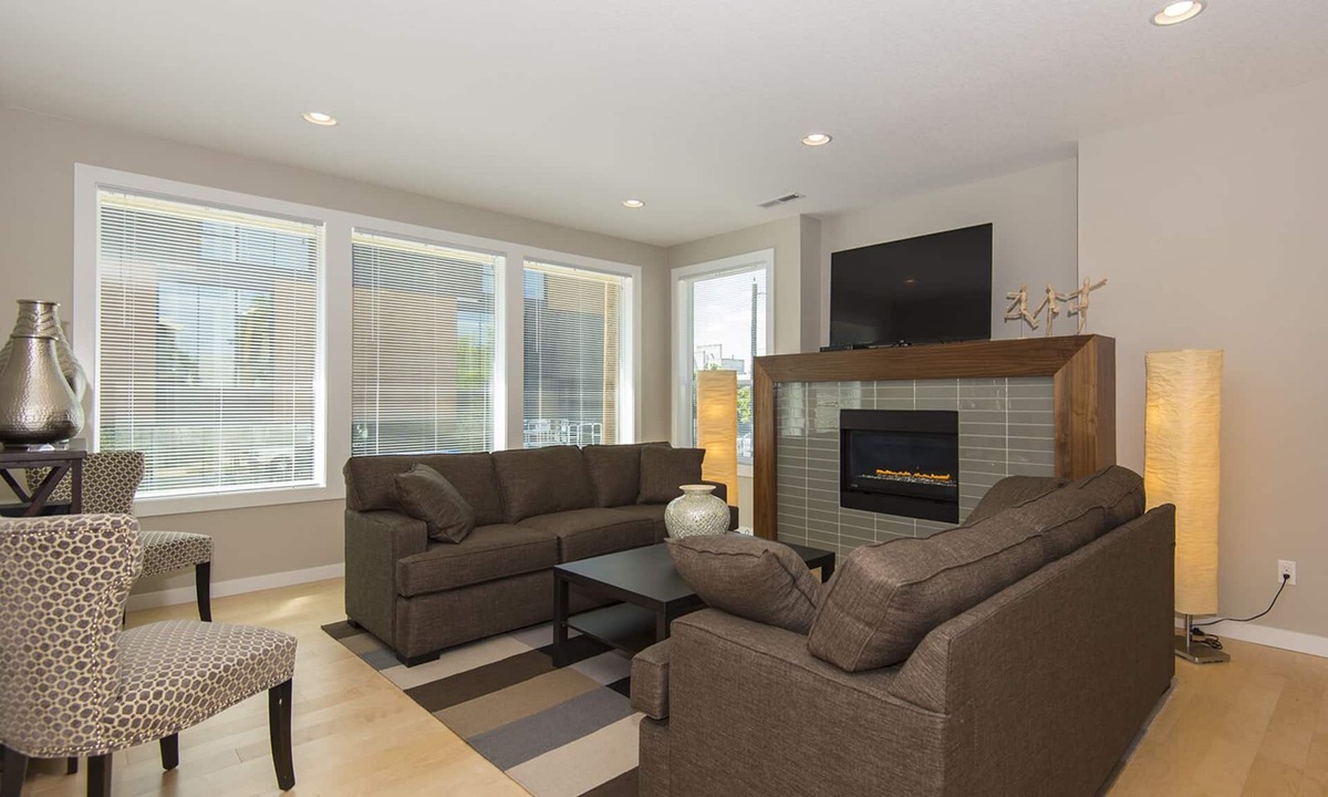 Mississippi District House | Luxurious Zen Modern in the Historic N. Mississippi District. Sanitized , clean!