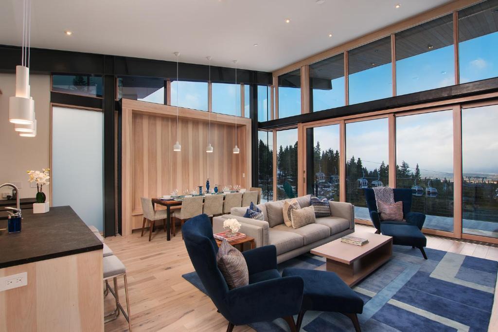 Truckee House | Luxury 4BD True Ski-In/Ski-Out Mid-Mountain Residence - Stellar Northstar