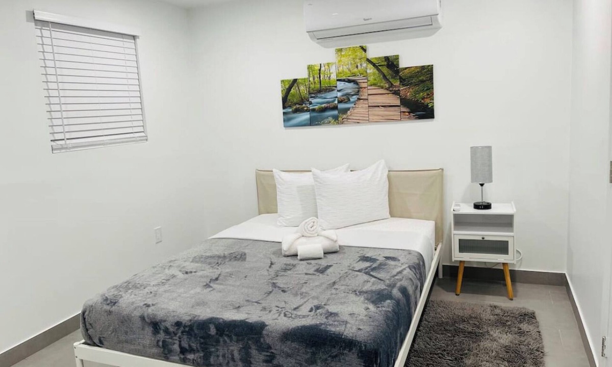 Conway Apartment | Luxury! Centrally Located 1 Bedroom Apart Orlando.