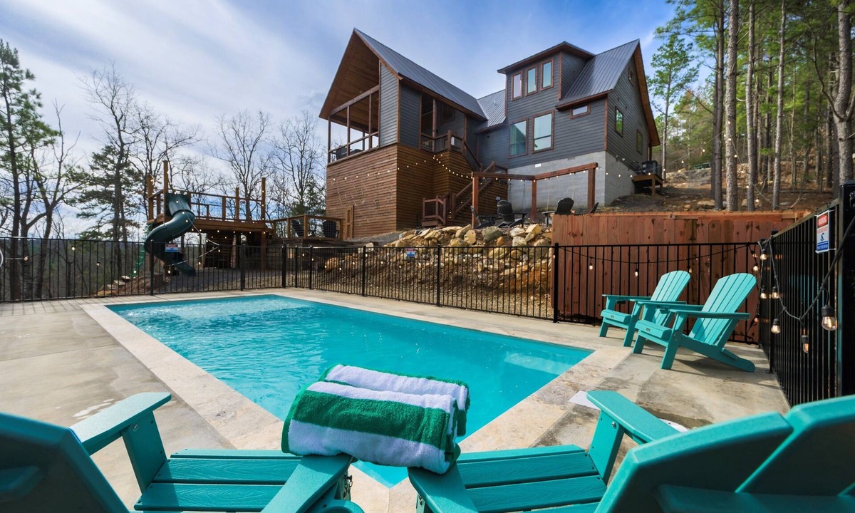 Broken Bow Cabin | Luxury Forest Escape | NEW POOL, Loft, Swings Fire Pit & gorgeous nature views
