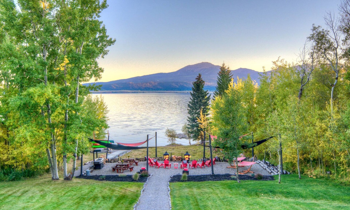 Island Park Cabin | Luxury Lakefront Lodge-less than 15mins to Yellowstone-360 degree postcard views