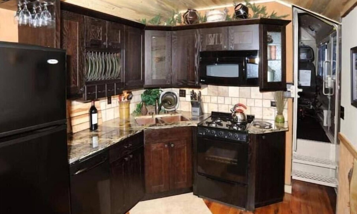 Essex House | Luxury Locomotive Lodge - GN 441
