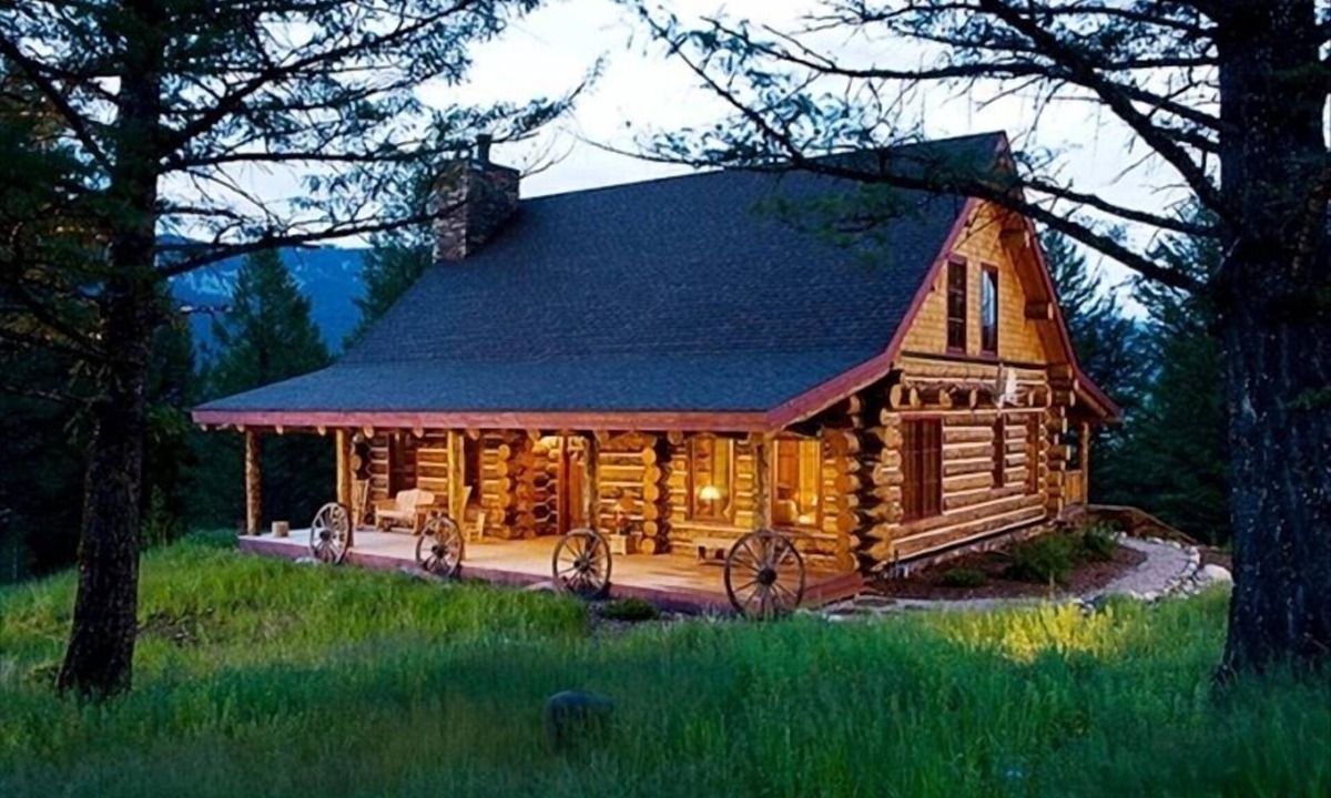 Porcupine Park Cabin | Luxury - Quintessential Montana Retreat - Ski and Fish! Sleeps 8, 3 beds 3 bath