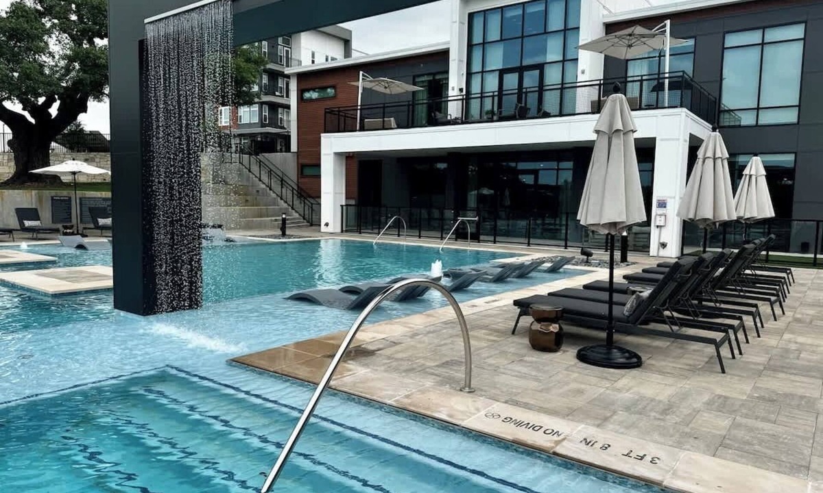 McNeil Apartment | Luxury Resort-Style Apt Pool