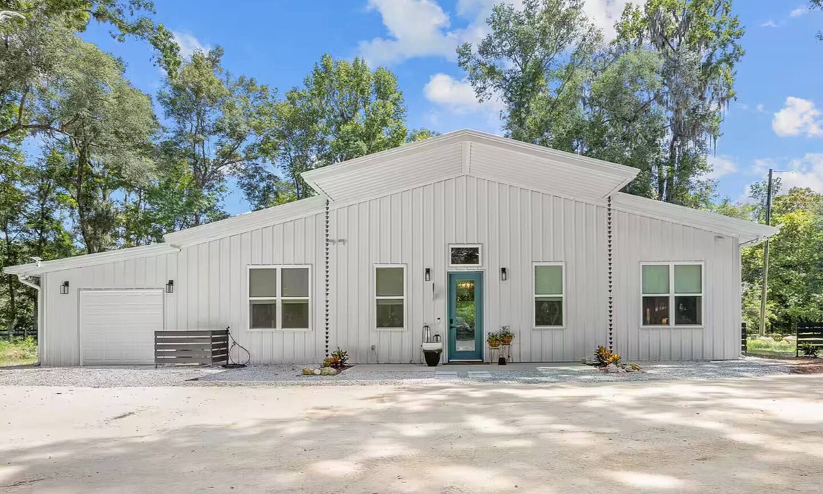 High Springs House | Luxury Riverfront Retreat, just 2 miles from downtown High Springs!