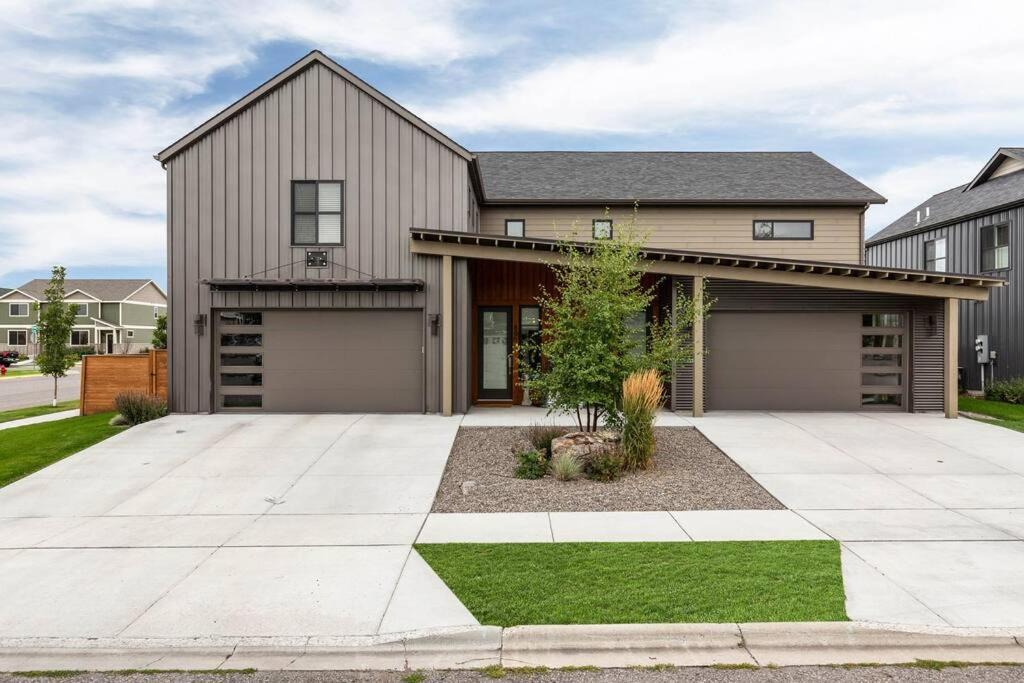 Bozeman House | Luxury Townhome on the Park with Bridger Mtn Views