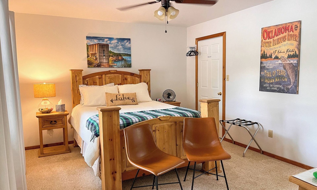 Gore Cabin | Maggie May Nostalgic Cabin @ Tenkiller - 2 minutes to boat ramp & state park!