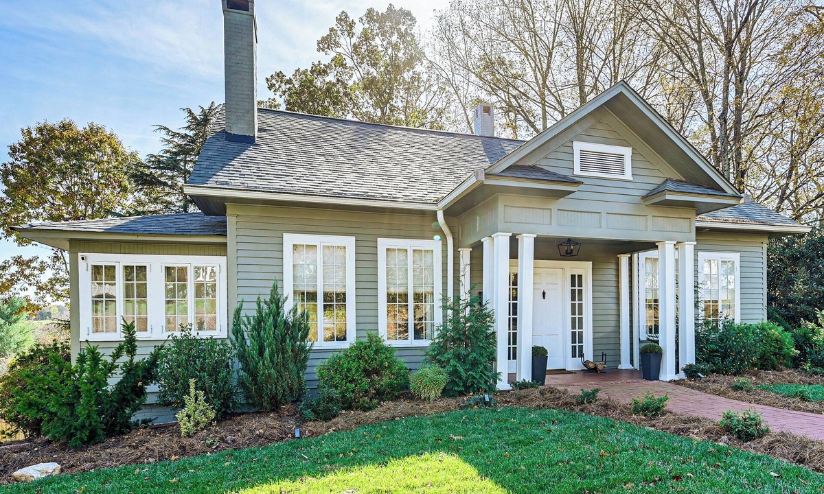 Jonesville House | Main Street Elkin Retreat: Home w/Backyard Oasis