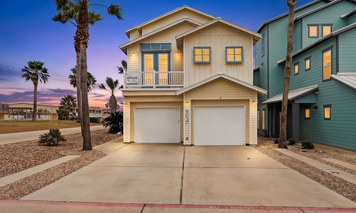 Port Aransas House | Make A Shore Thing your dream home away from home, your slice of paradise await