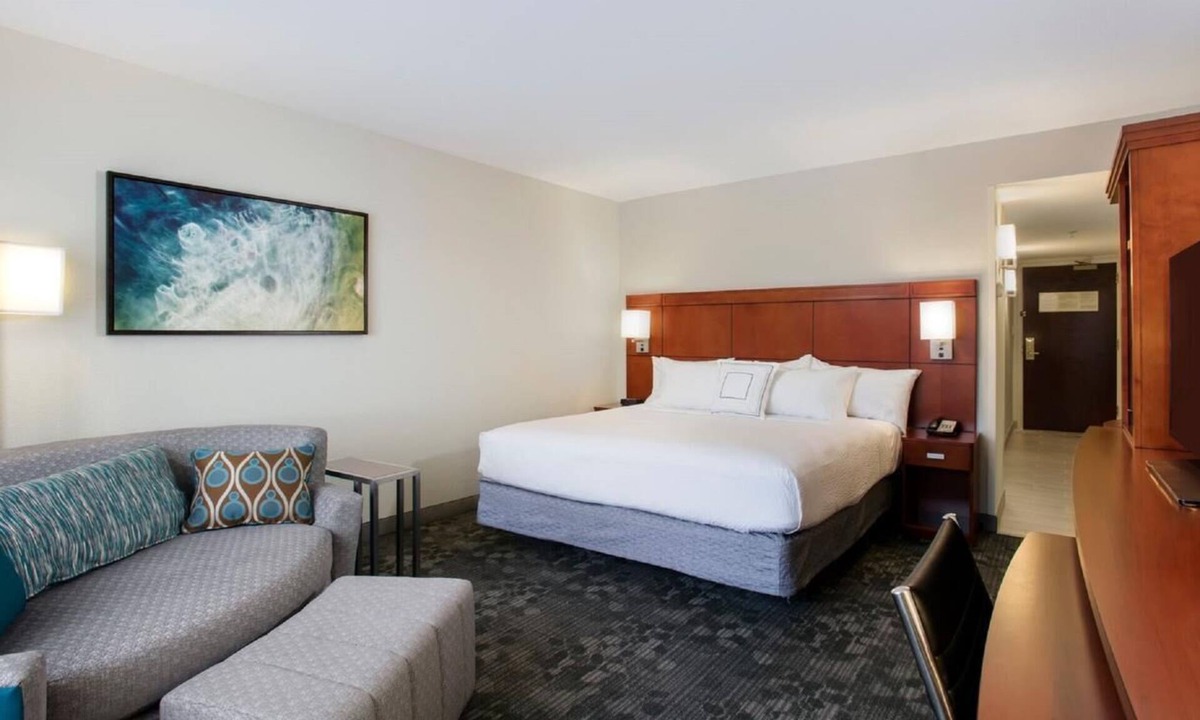 North Myrtle Beach Hotel | Make Your Trip More Enjoyable! Indoor Pool, Free Parking, Pets Are Welcome!