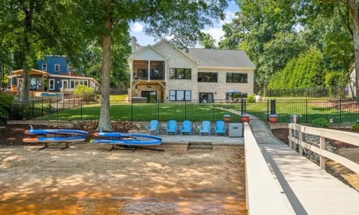 Mount Mourne House | Malibu Blue Luxury Vacation Lake Home, Private Dock & Beach, 5BR Family Getaway