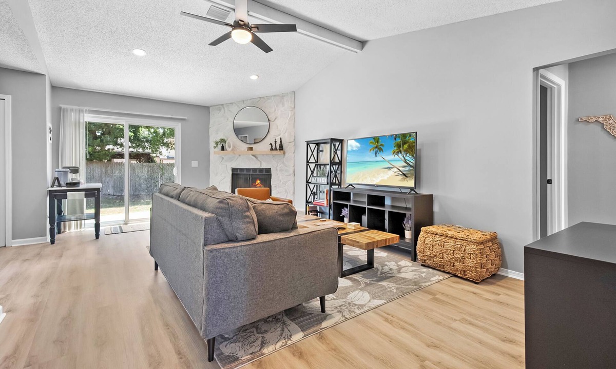 Southside House | Mandarin Retreat - Entire Home