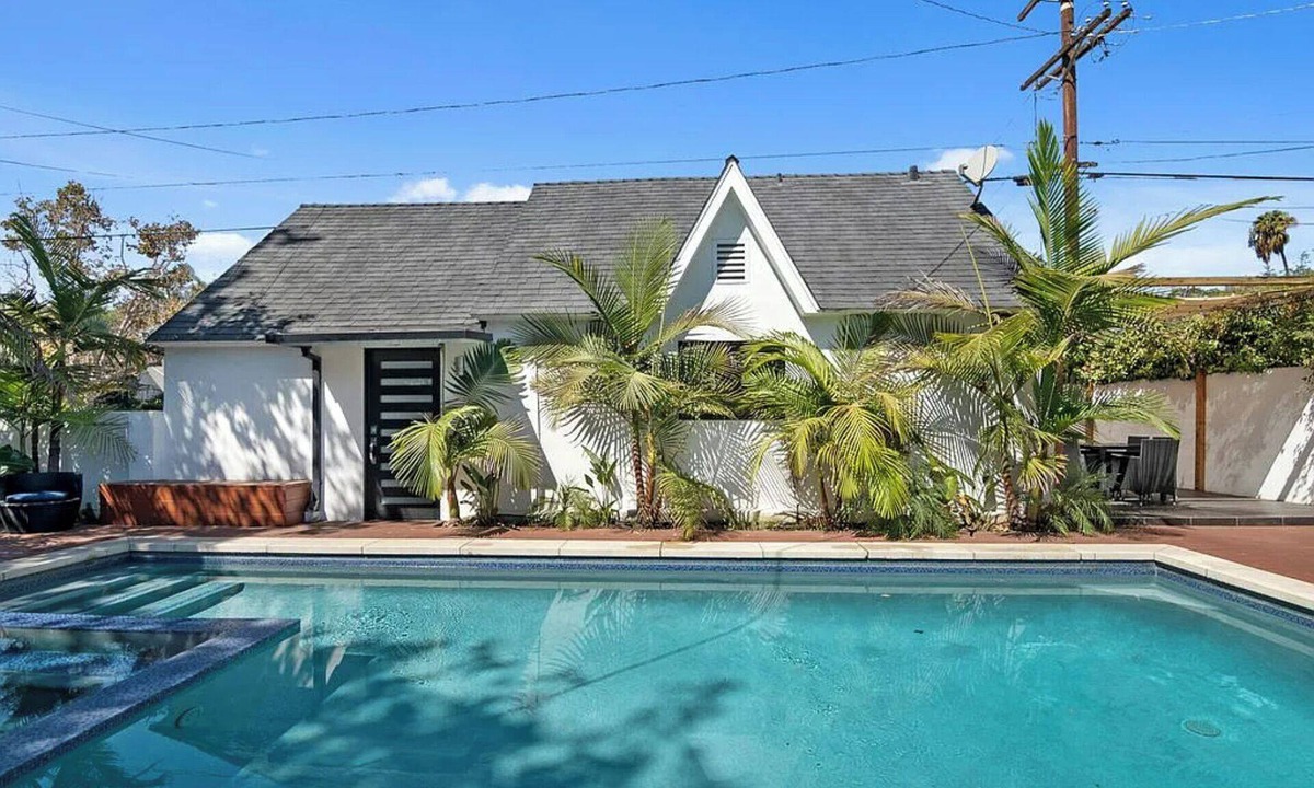 Greater Wilshire - Hancock Park Villa | Mansfield Modern - Upscale LA Hideaway with Pool & Close to The Grove