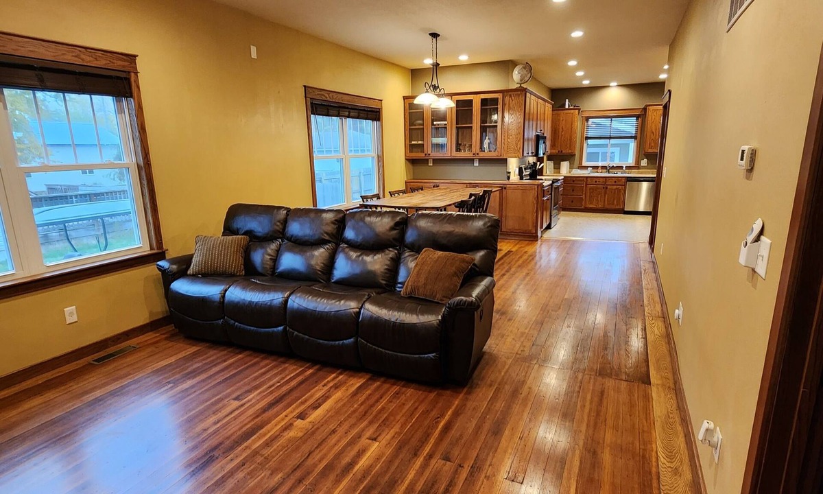 Montrose House | Mayor's Manor - with everything you need in a homebase get away. Pet friendly.