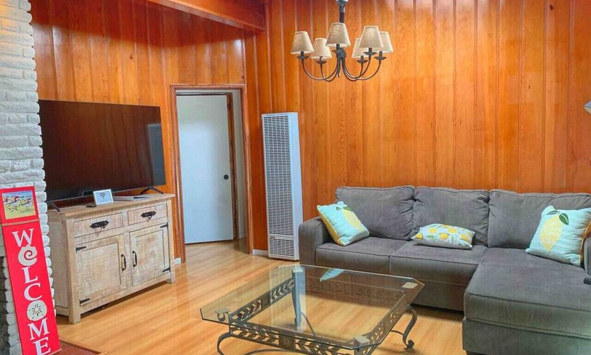 East Manhattan Beach Apartment | MB Gem 1 - 1.3Miles To Beach, Close To LAX & Park