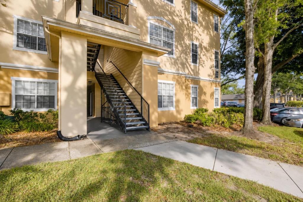 Metro West Apartment | MetroWest Stay 2BR Near Universal and Disney