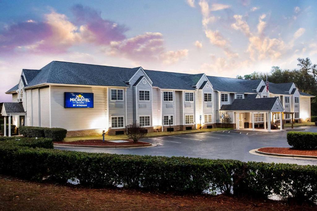 Southern Pines Hotel | Microtel Inn & Suites by Wyndham Southern Pines Pinehurst