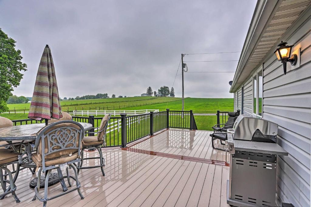 Millersburg House | Millersburg Home with Covered Porch and Fire Pit!