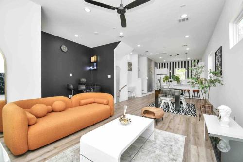 OST - South Union House | Mini Golf - With Hot Tub- Mins to Downtown Nightlife