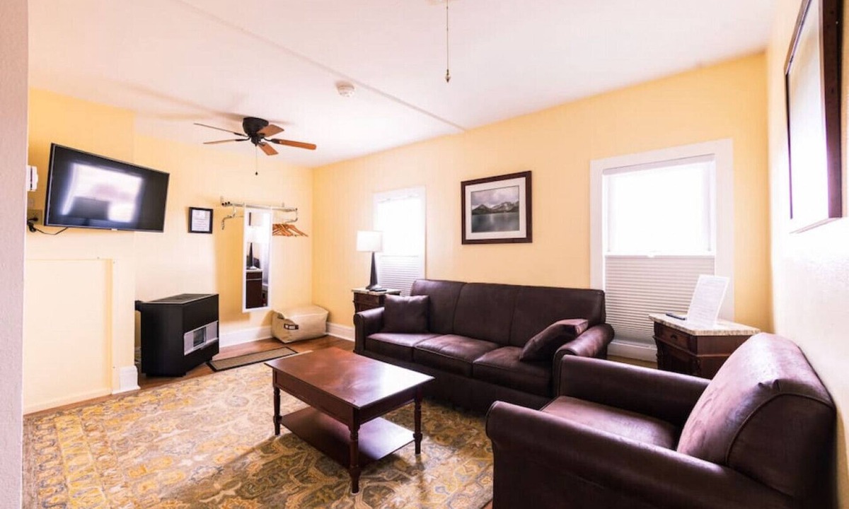 Centennial Apartment | Minutes from Skiing & Hiking